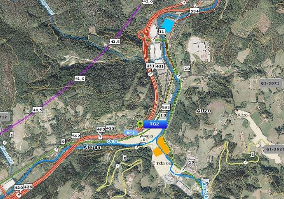 Furgoneta volcada en la Gi-11.