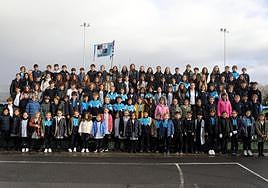 Los componentes de la tamborrada infantil del colegio Mary Ward.