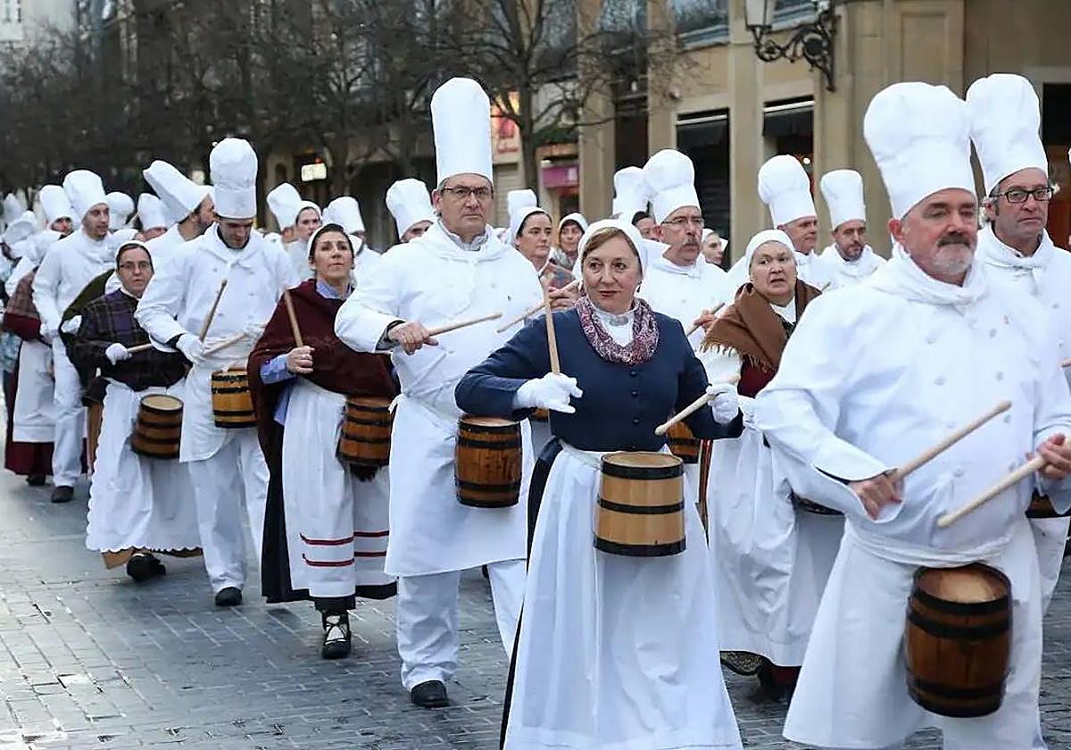 Seis tamborradas variarán su recorrido por las obras de San Martín y San Bartolomé