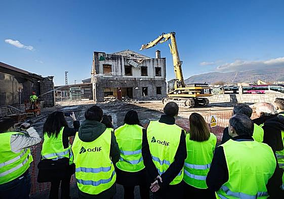 Irun despide su estación de los últimos 60 años