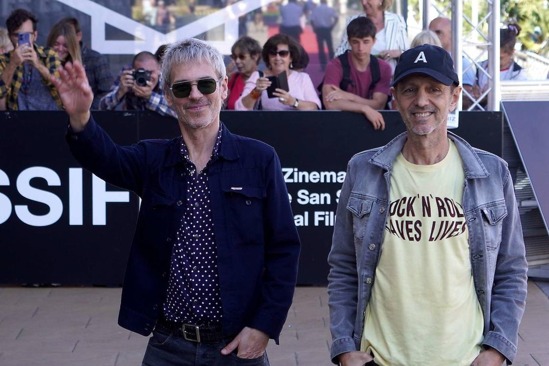 2022: Tequila en pantalla grande. Rot y Stivel estrenaron en el Zinemaldia el documental 'Tequila. Sexo, Drogas y Rock and Roll', dirigido por Álvaro Longoria y narrado por su hermana Cecilia Roth.