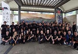 Equipo de voluntarios de la subida a Aloña en una de las reuniones previas a la gran cita alpina.