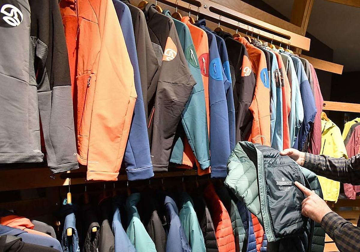 Prendas de Ternua realizadas con materiales reciclados.