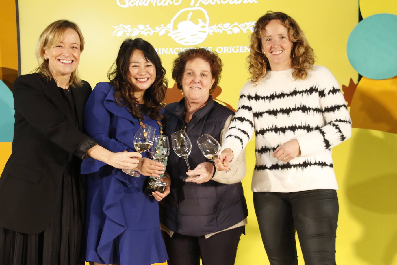 Nueva cosecha del txakoli de Getaria