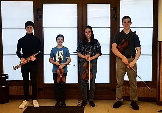 El grupo de alumnos de la Escuela de Música Tomás Garbizu que ofrecerán un concierto este sábado.