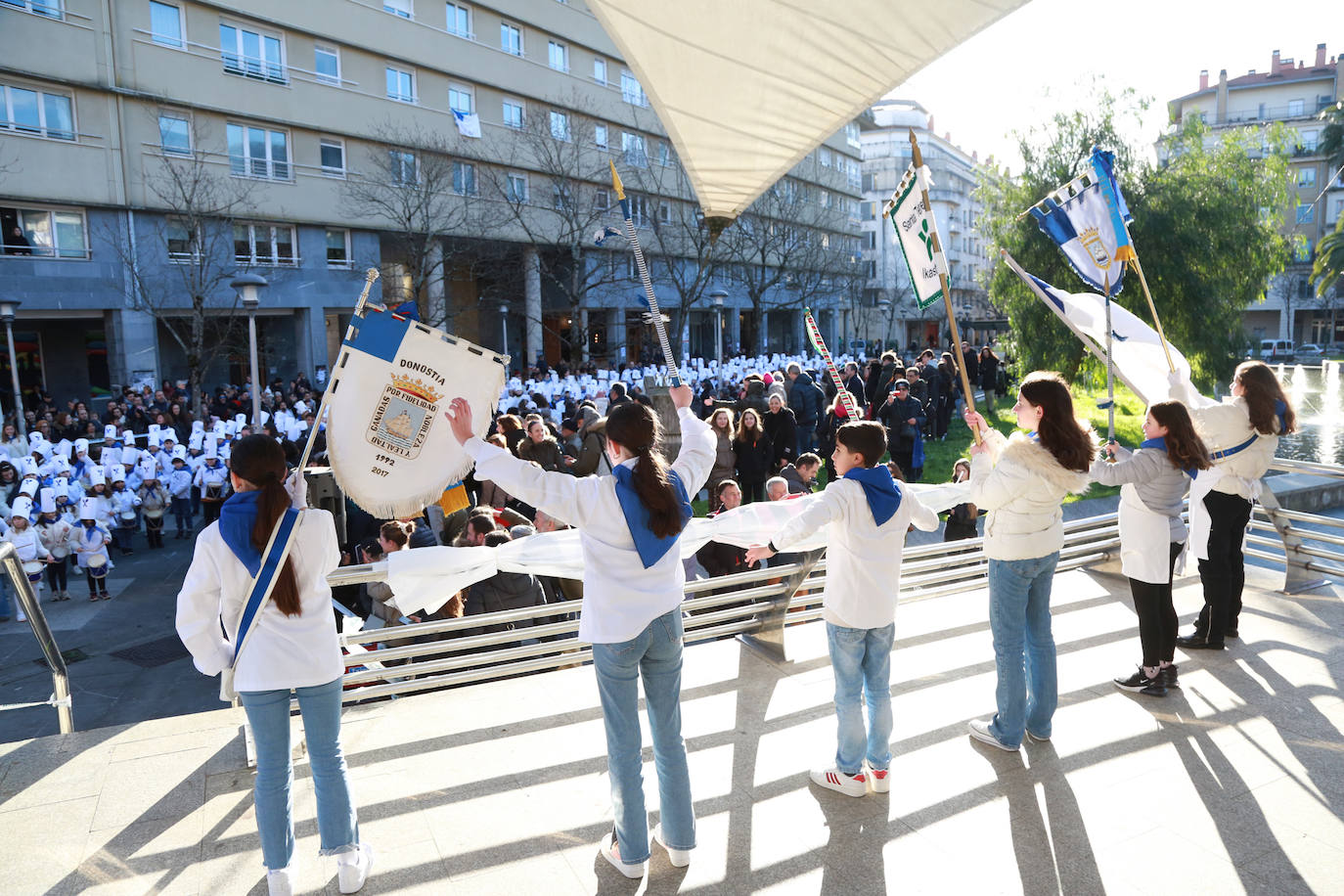 Los txikis de Santa Teresa Ikastetxea, Larramendi y Jesuitinas calientan motores
