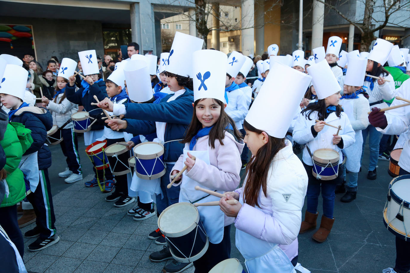 Los txikis de Santa Teresa Ikastetxea, Larramendi y Jesuitinas calientan motores