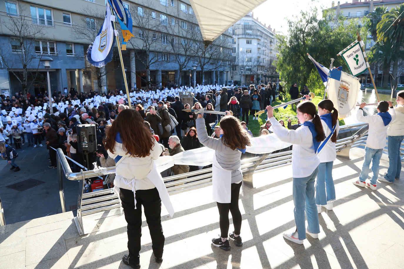 Los txikis de Santa Teresa Ikastetxea, Larramendi y Jesuitinas calientan motores