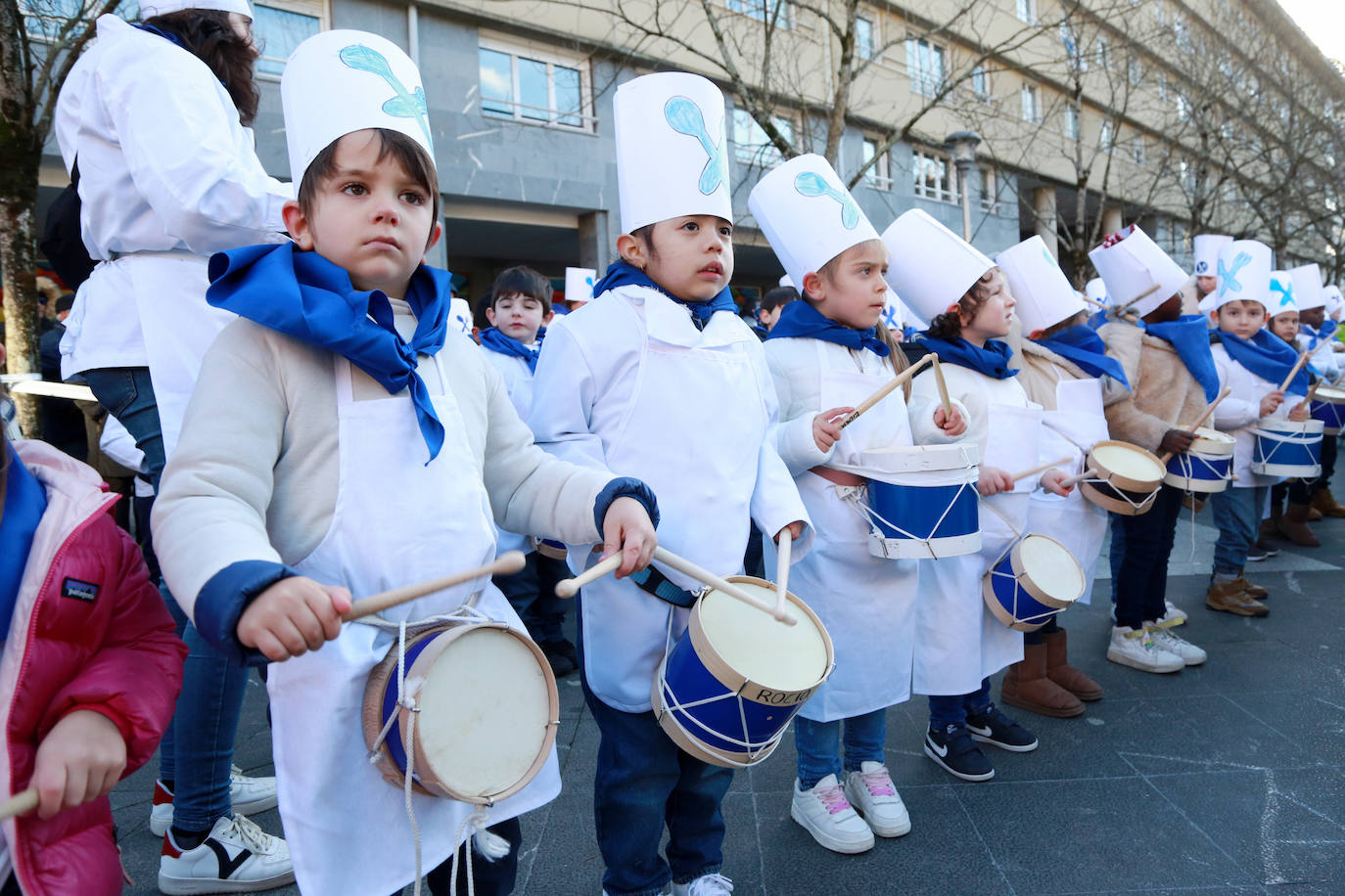 Los txikis de Santa Teresa Ikastetxea, Larramendi y Jesuitinas calientan motores