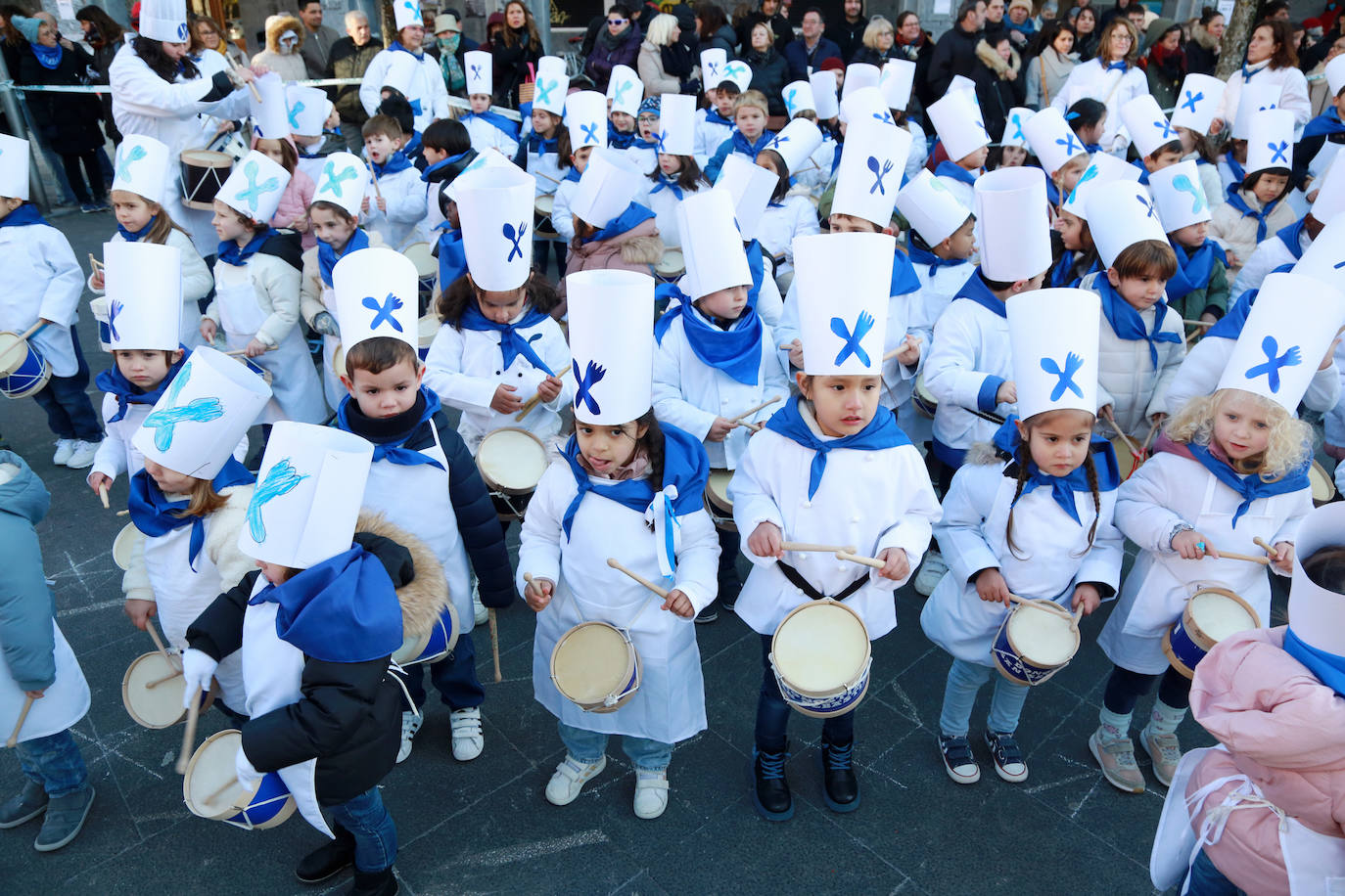 Los txikis de Santa Teresa Ikastetxea, Larramendi y Jesuitinas calientan motores