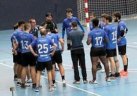 El primer equipo sigue en la tercera plaza de la clasificación.