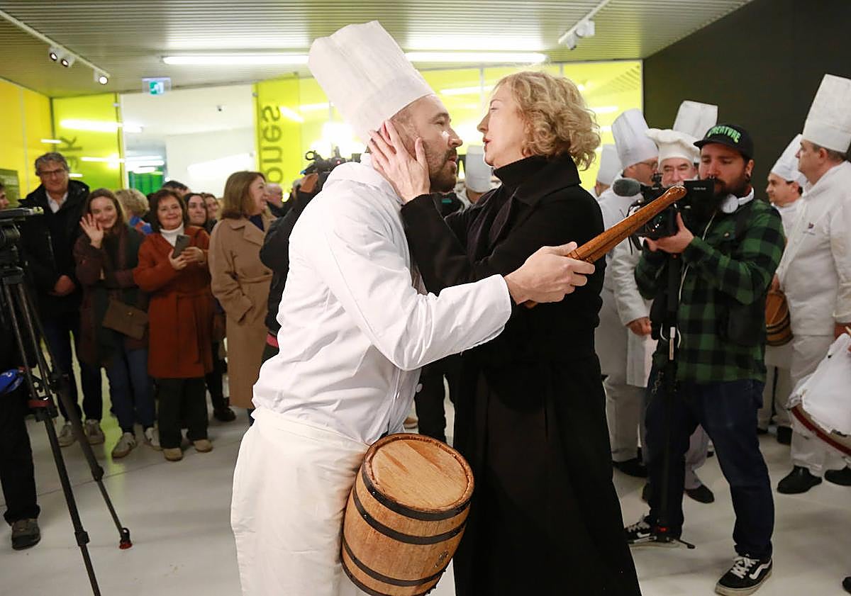 Imagen principal - Emocionante homenaje a Gregorio Ordóñez en Aiete.