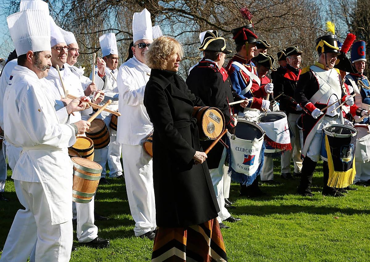 Imagen secundaria 1 - Emocionante homenaje a Gregorio Ordóñez en Aiete.