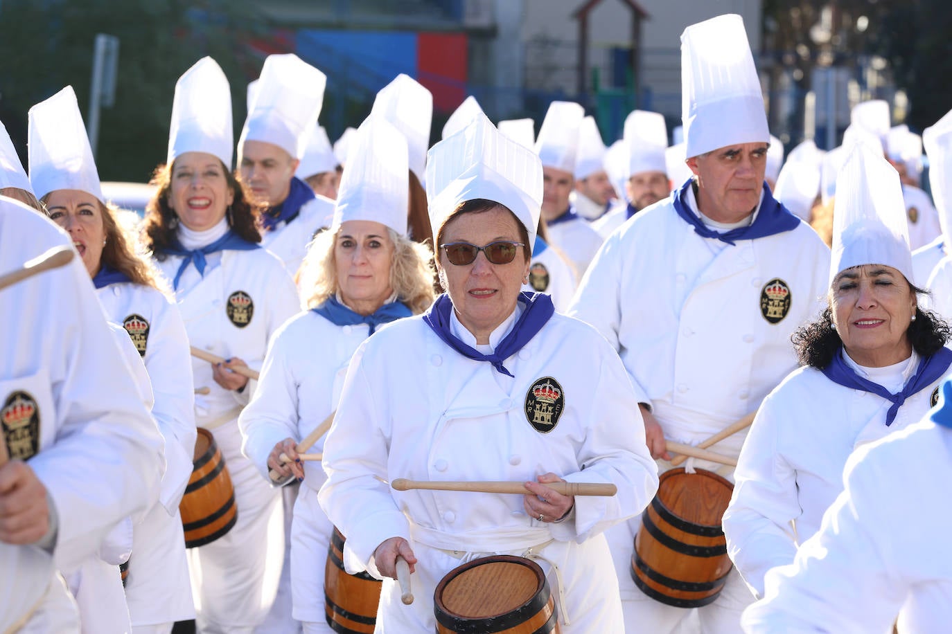 La compañía Parroquia María Reina-Egiako Tolosarrak alegra las calles