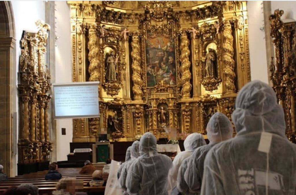 Protesta de Gazte Asanblada de Zestoa en la iglesia