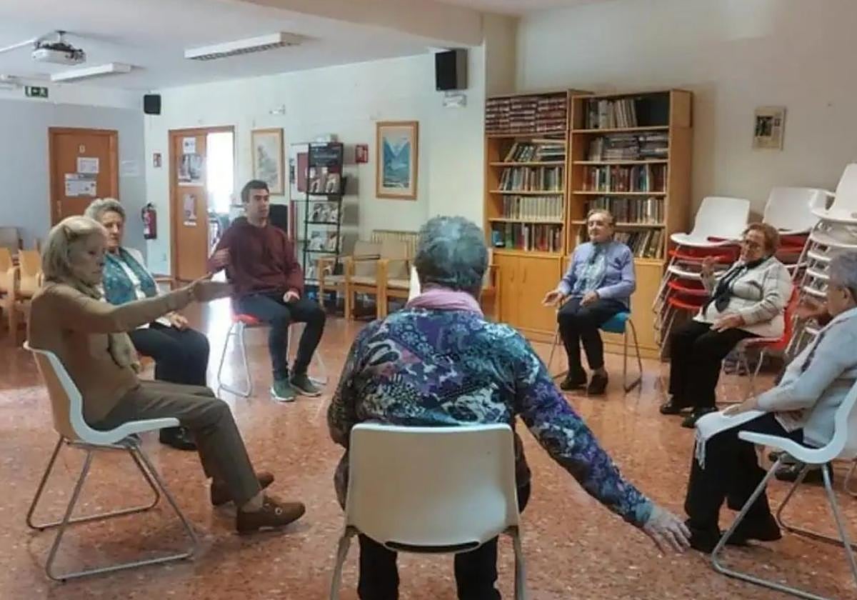 Reunión del pasado ejercicio en la asociación Beti Bizkor de Olibet, donde celebrarán su Asamblea General el próximo 13 de febrero.