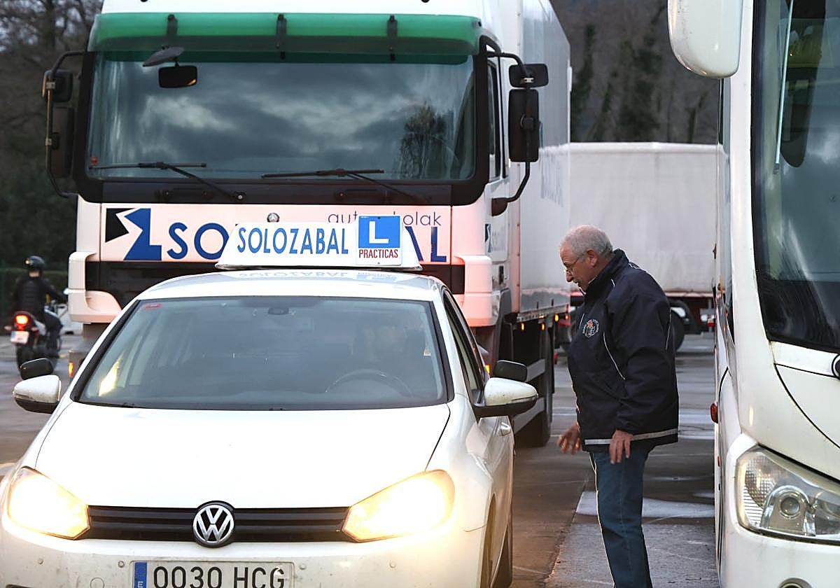 Tráfico incorporará examinadores y habilitará las tardes ante el atasco para sacarse el carné
