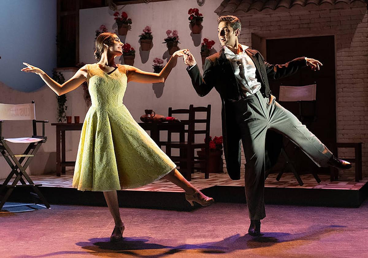 Los actores de 'Volver' en un momento de la obra.