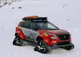 El X-Trail Mountain Rescue incorpora orugas en lugar de ruedas.