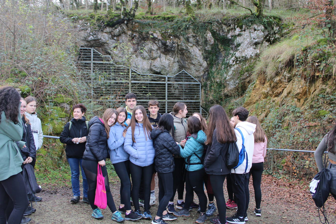 Oianguren institutuko DBH3ko ikasleak ezagutu