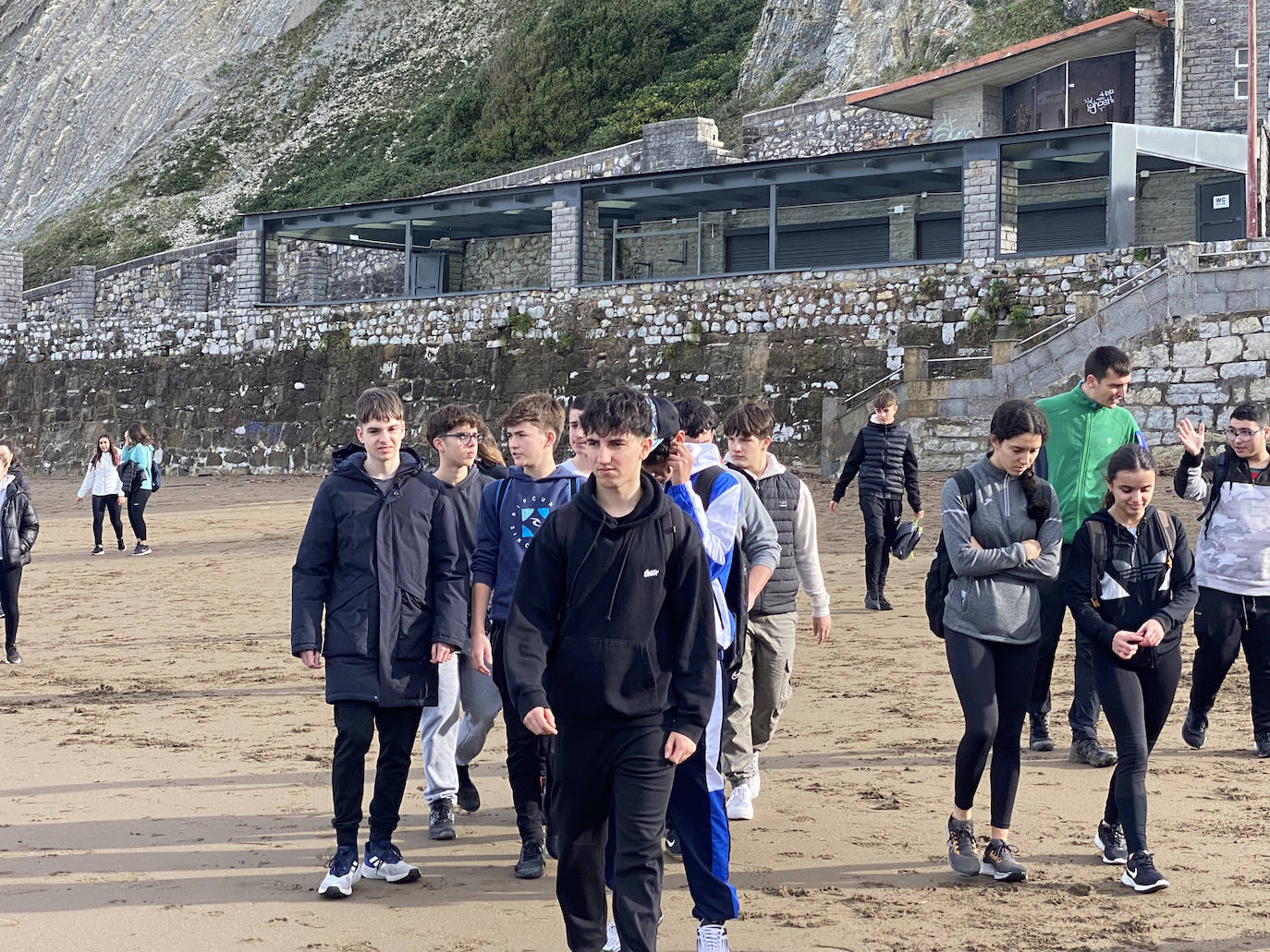 Oianguren institutuko DBH4ko ikasleak ezagutu