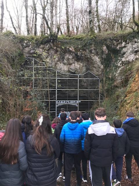 Oianguren institutuko DBH3ko ikasleak ezagutu