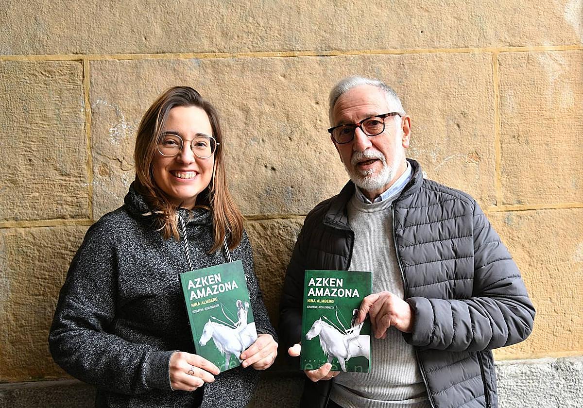 Uxue Razquin eta Josu Zabaleta, 'Azken amazona' itzulpenaren aurkezpenean.