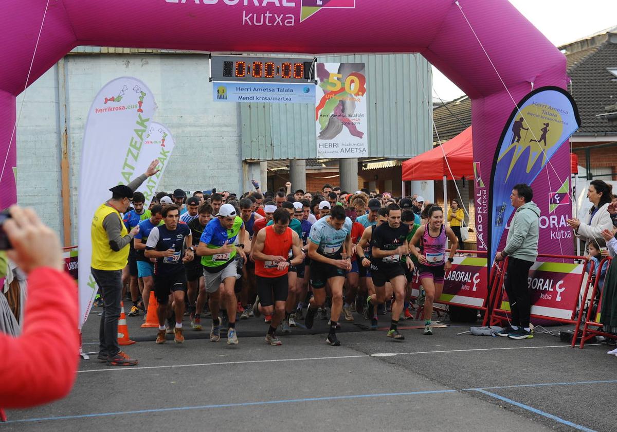 Salida de la carrera en la ikastola Herri Ametsa.