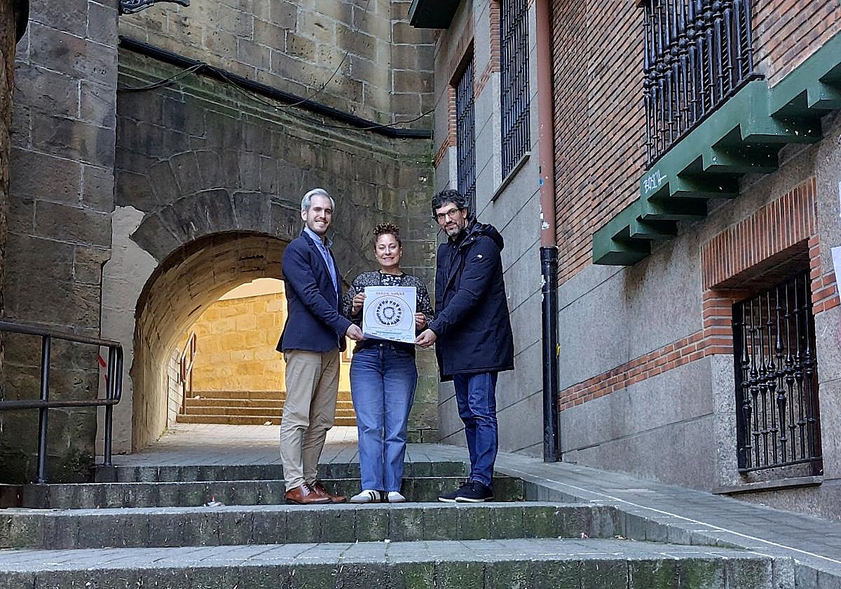 Etxabe, Gartzia y Ayerdi, en la presentación del concierto del sábado 17 en Mikelazulo.