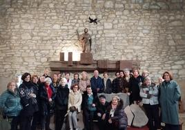 Visita de las asociadas de Eragin a la necrópolis de Argiñeta, en Elorrio.