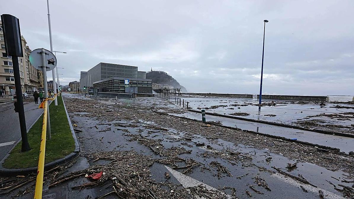 Diez años del 'tsunami' que arrasó la costa de Gipuzkoa