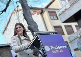 Podemos Euskadi ha presentado en Vitoria de forma oficial a su candidata a lehendakari, Miren Gorrotxategi.