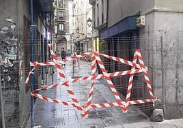 La calle Leitza cerrada.