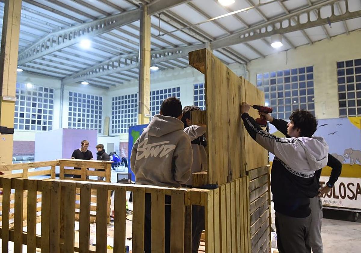 La fabrica de las carrozas del Carnaval de Tolosa