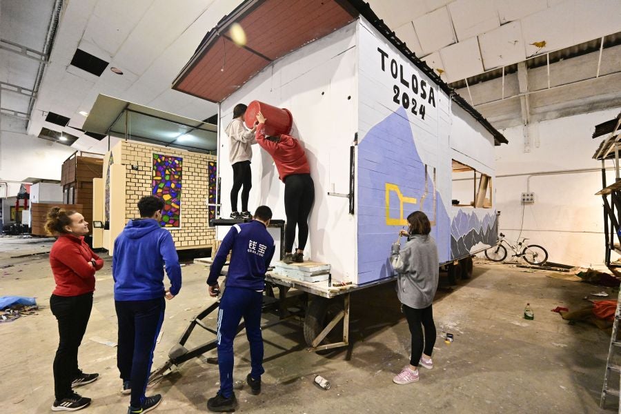 La fabrica de las carrozas del Carnaval de Tolosa