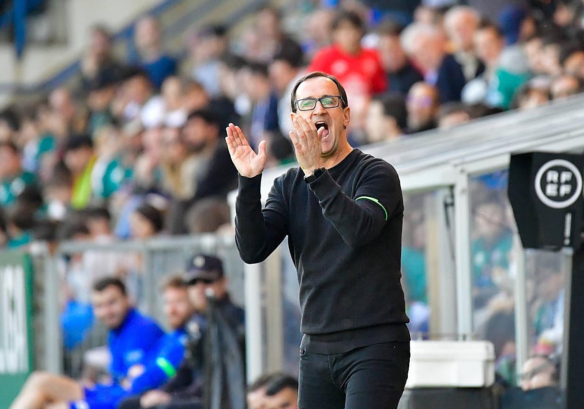 El entrenador armero Joseba Etxeberria