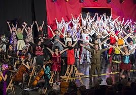 El Concierto de Carnaval incluye una audición con la Musika Banda y el musical, con bandas sonoras, ritmos discotequeros, swing, pop y rock.