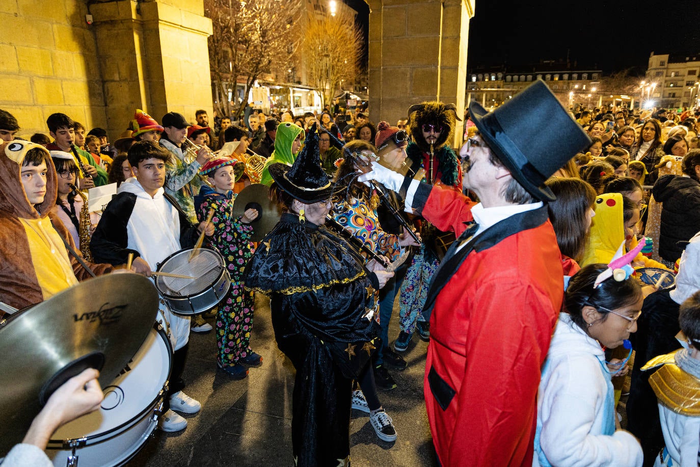 Zanpantzar ya se deja ver por las calles de Irun