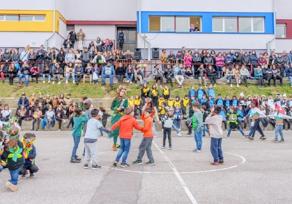 Las clases interpretaron diferentes números frente a sus compañeros y familiares.