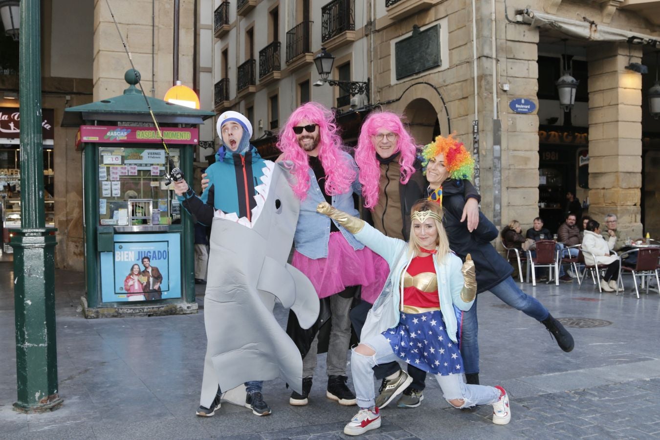 Los donostiarras se echan a la calle con el carnaval