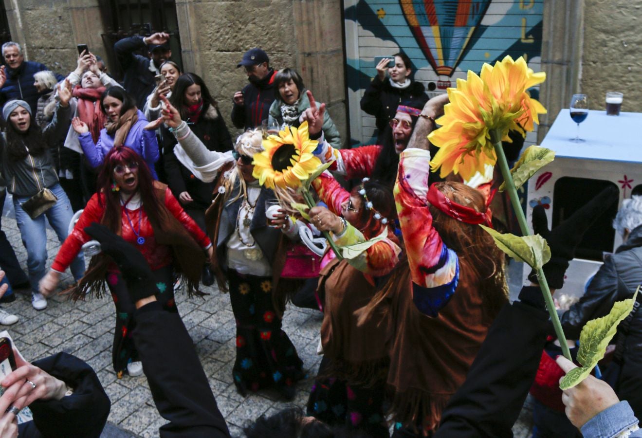 Los donostiarras se echan a la calle con el carnaval