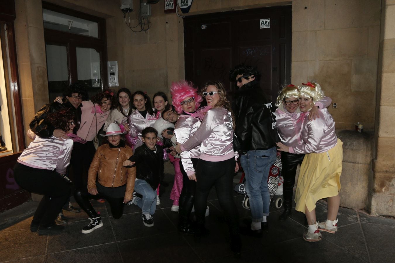 Los donostiarras se echan a la calle con el carnaval