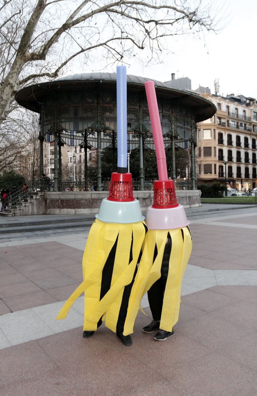 Los donostiarras se echan a la calle con el carnaval