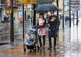 La lluvia ha sido la protagonista esta mañana, pero por la tarde cobrará intensidad el viento