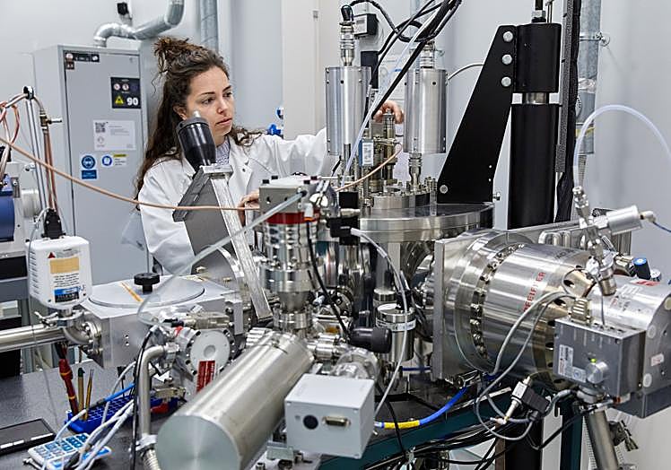 Carmen Martín, en su laboratorio..