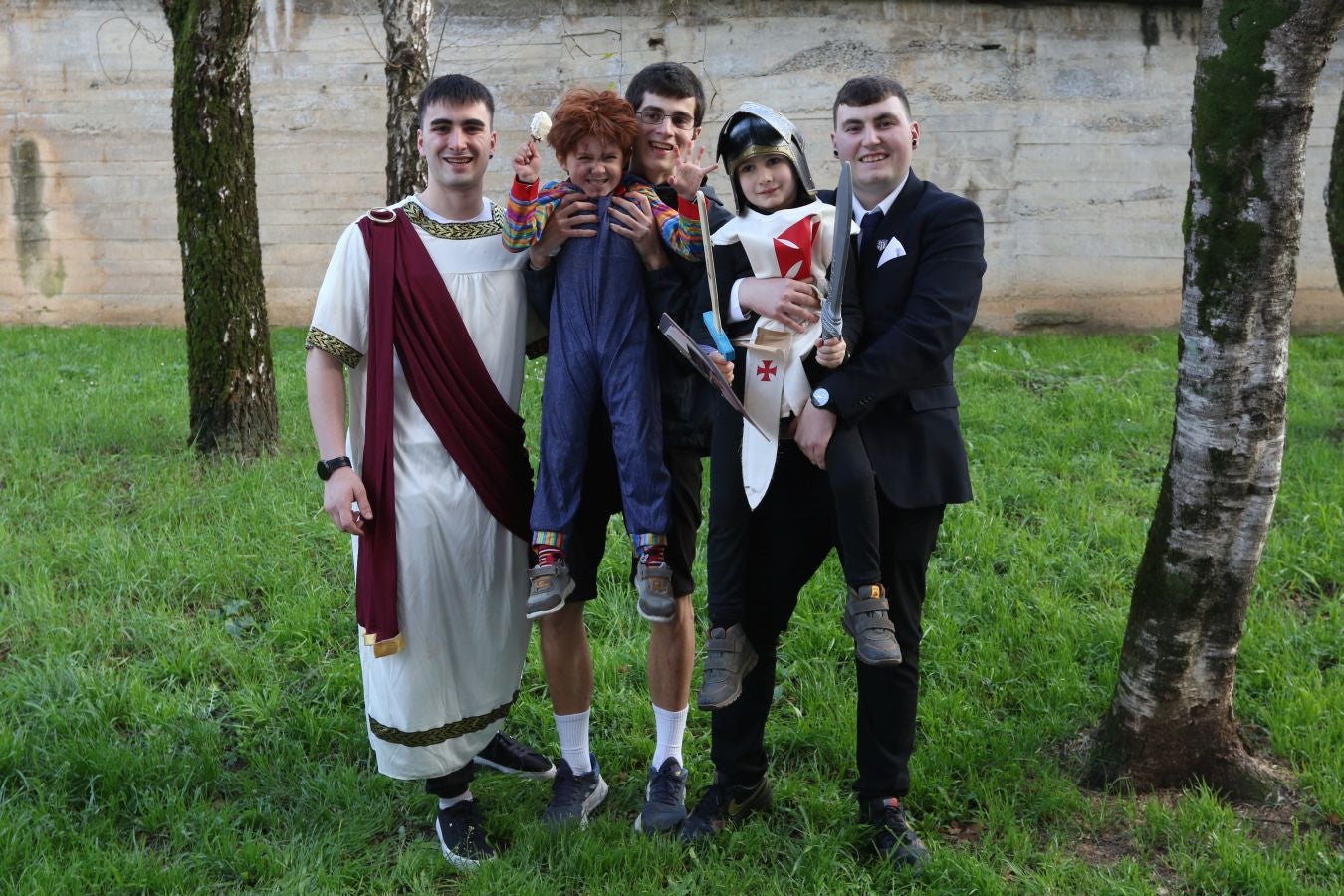 El color del carnaval impregna la localidad de Elgoibar