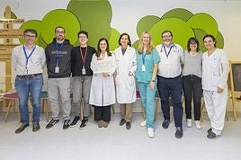 Equipo de investigación de oncología pediátrica del Instituto de Biocruces Bizkaia. Itziar Astigarraga, a la derecha.