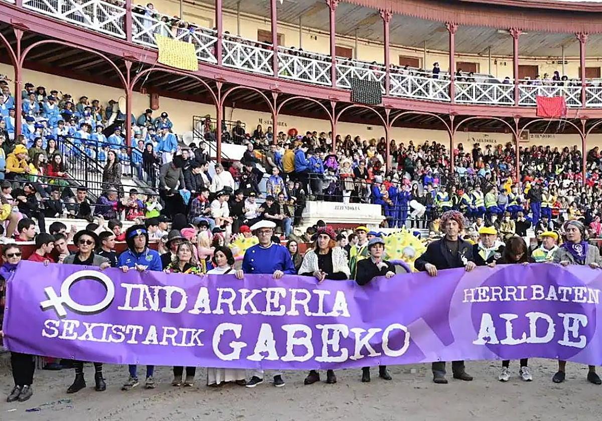 El acto de protesta celebrado en la plaza de toros de Tolosa.
