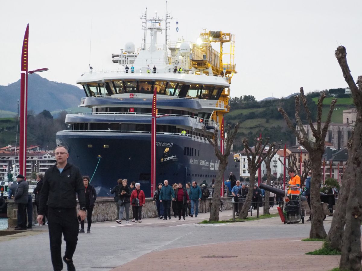 El &#039;Edda Goelo&#039; se despide de Zumaia
