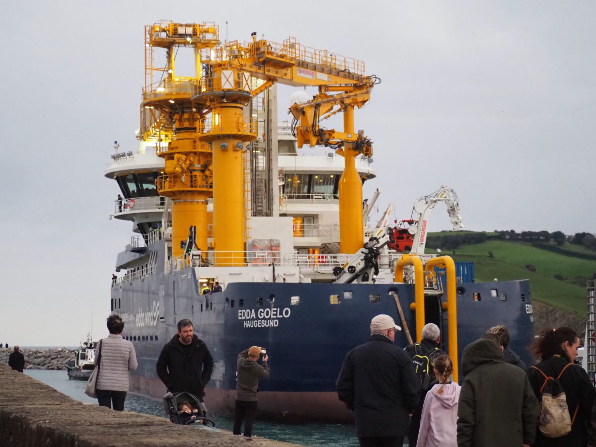 El &#039;Edda Goelo&#039; se despide de Zumaia